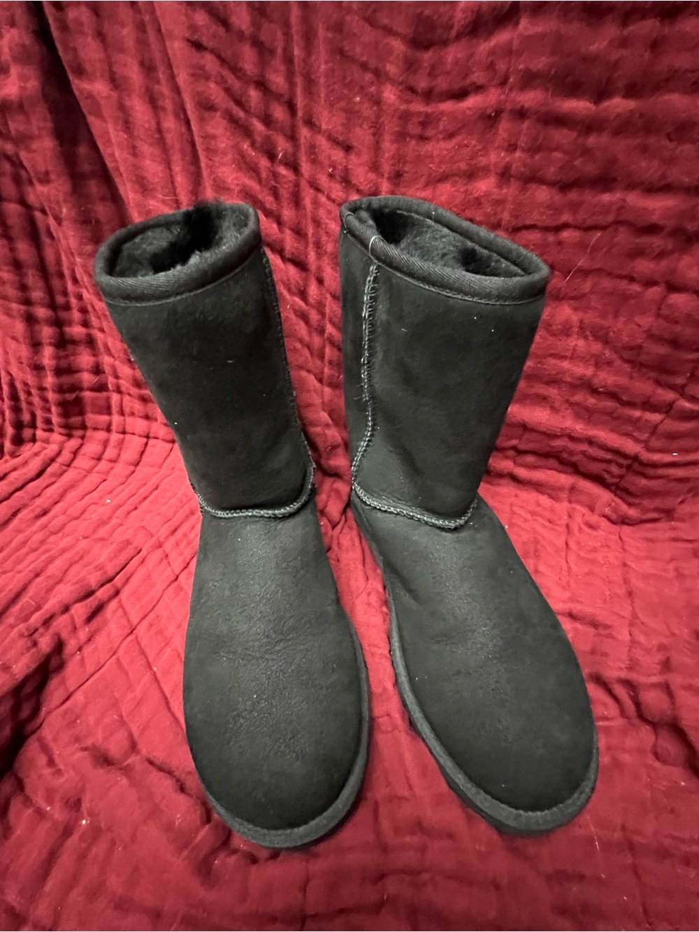 Classic Black Suede Ugg short boot size 8 nwot